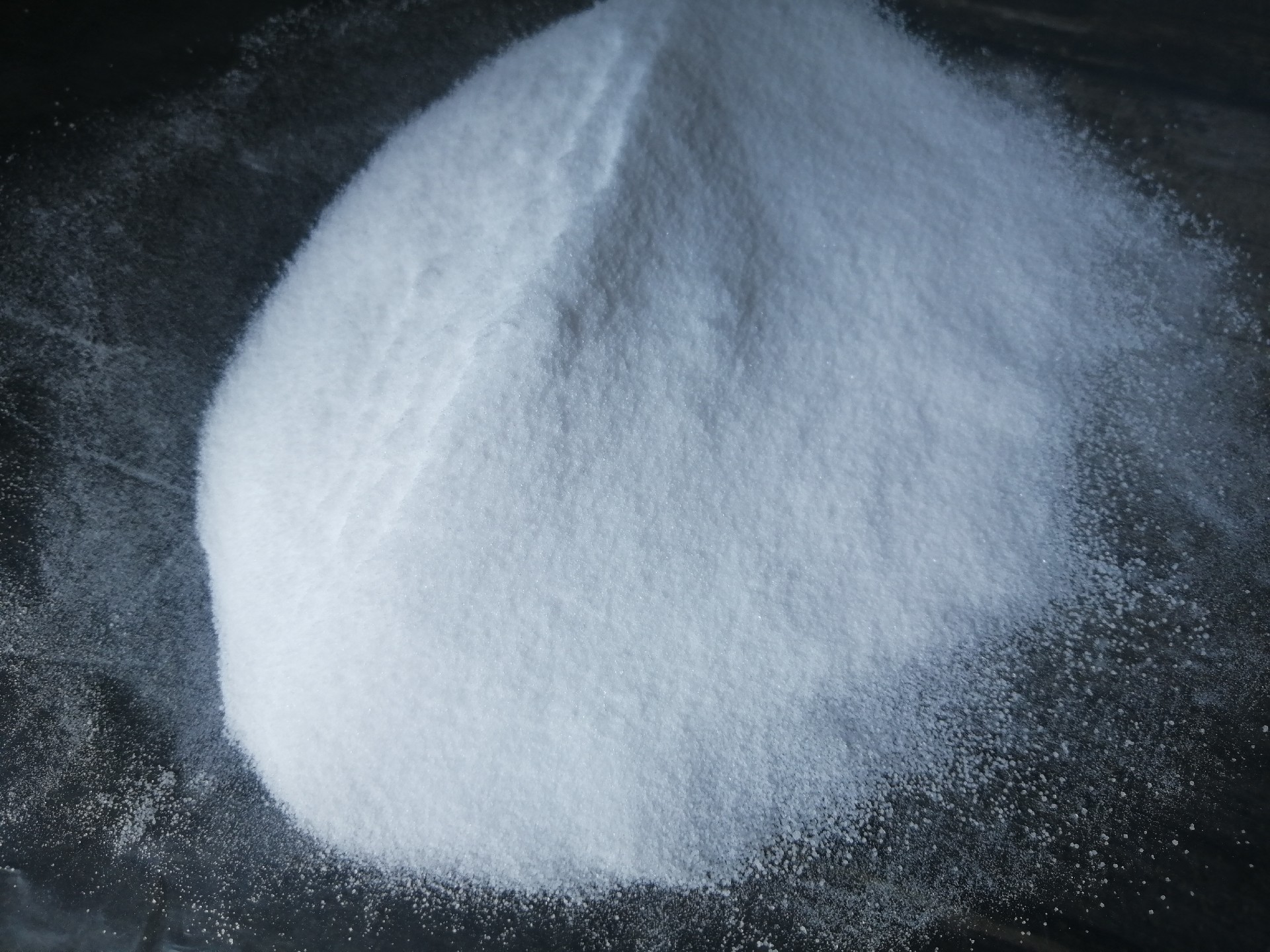 工業(yè)級元明粉和芒硝的區(qū)別是什么？